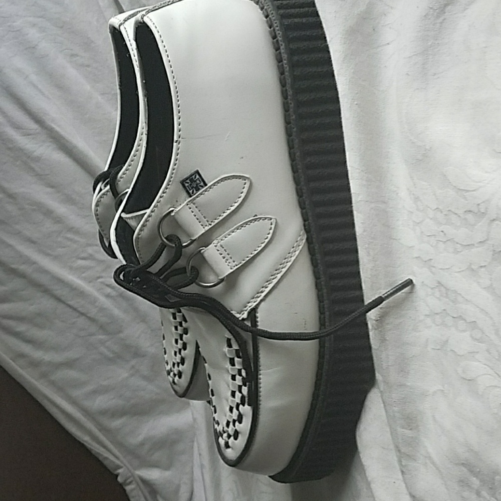 Shoes - Picture 2 of 2